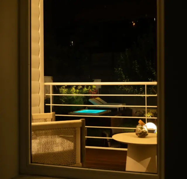 dimora-botanica-bed-and-breakfast-napoli-giardino-con-piscina-1